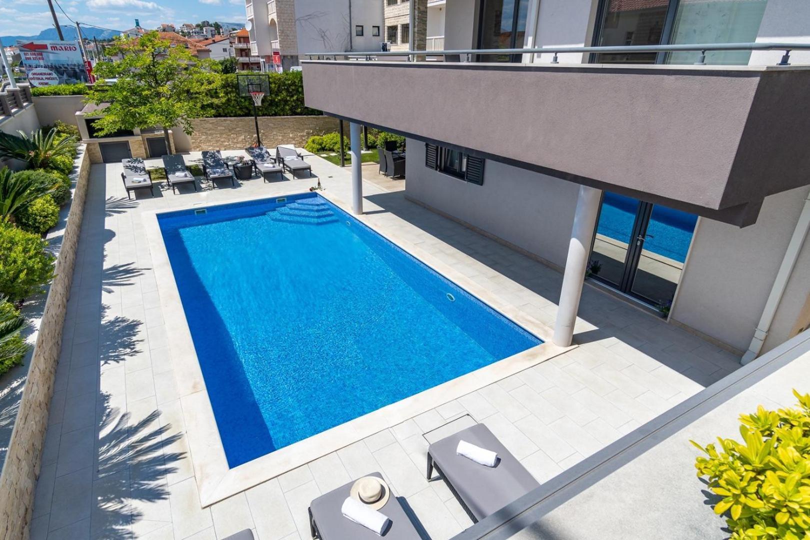 Luxury Villa Lucas With Heated Pool, Whirlpool, Sauna, 14 Pax Podstrana Kültér fotó