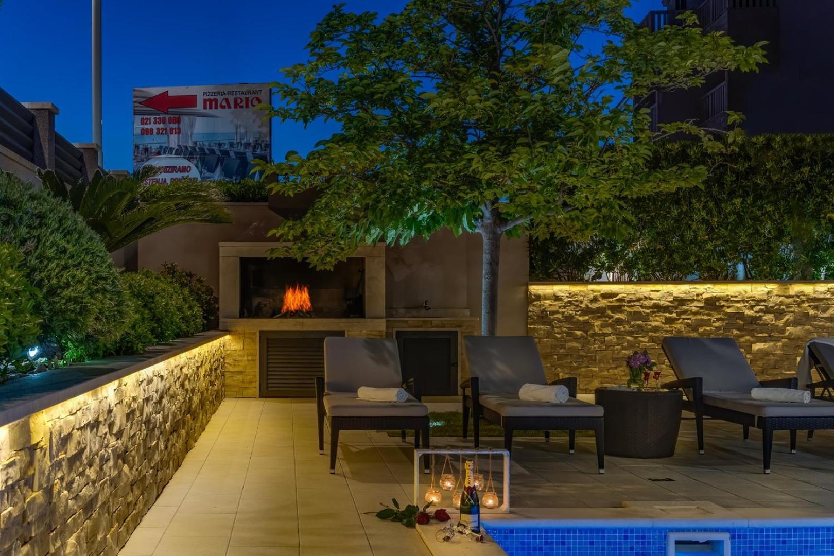 Luxury Villa Lucas With Heated Pool, Whirlpool, Sauna, 14 Pax Podstrana Kültér fotó